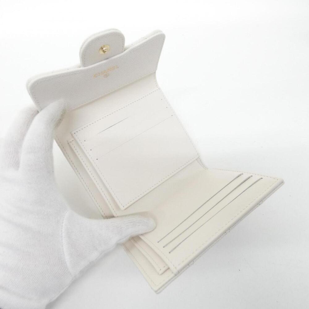 CHANEL White Wallet - Picture 7 of 10